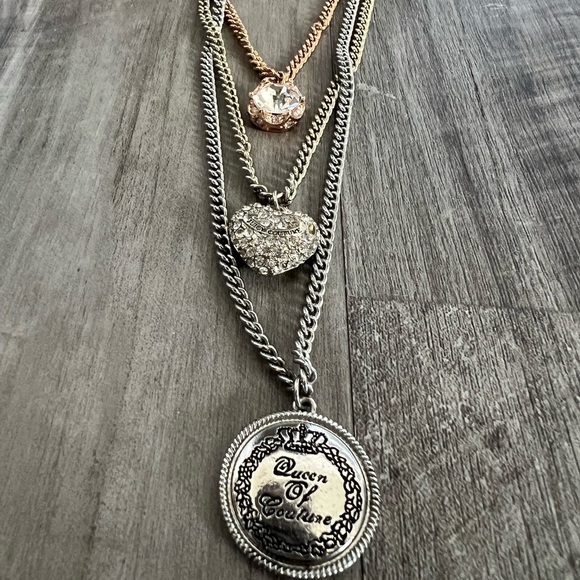 Juicy Couture Three Strand Multi Layer Gold Silver Rose Gold Pendant Necklace - Picture 2 of 3